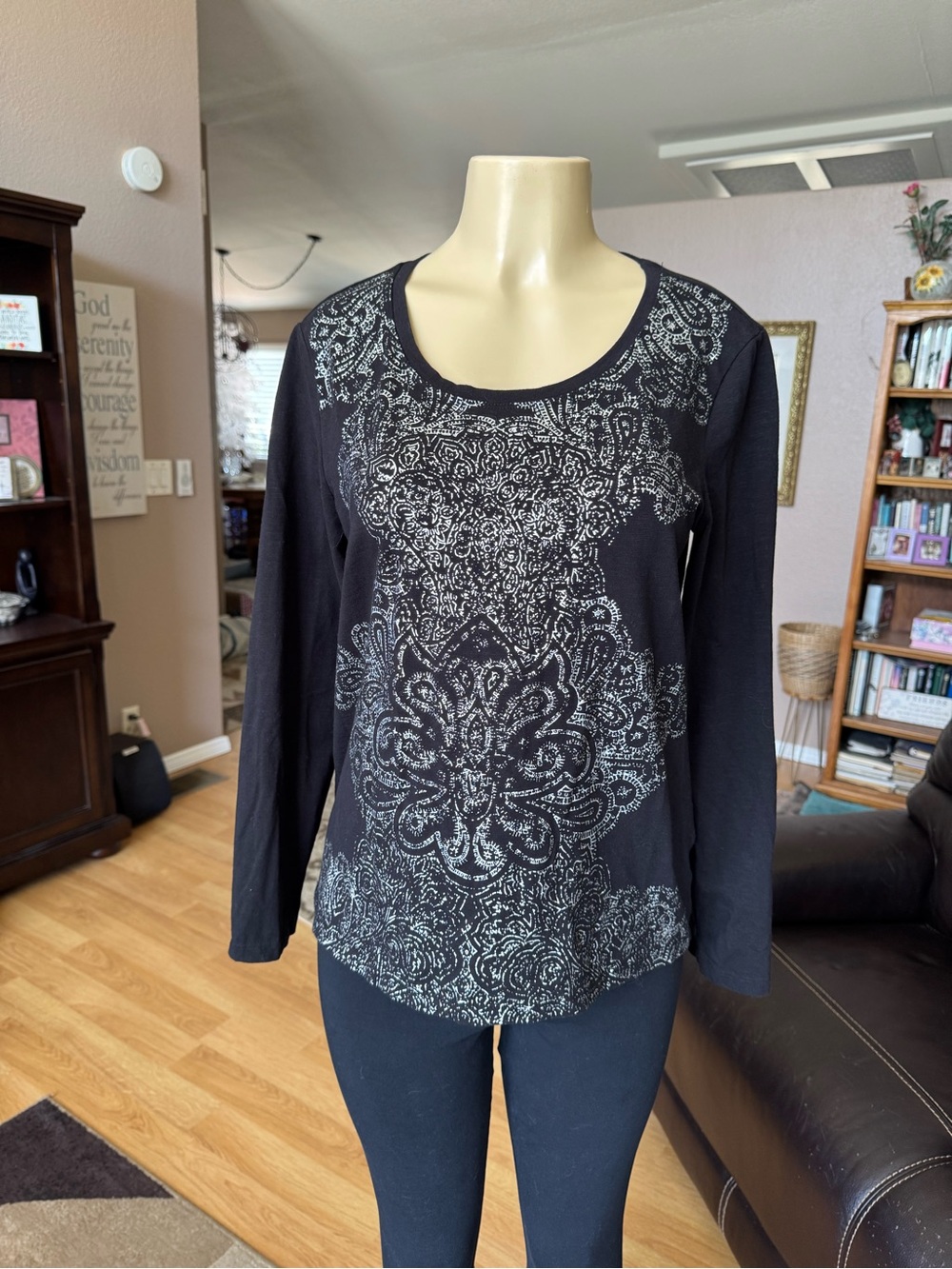 Zenergy by Chico’s black long sleeve top with silver medallion print-size Li